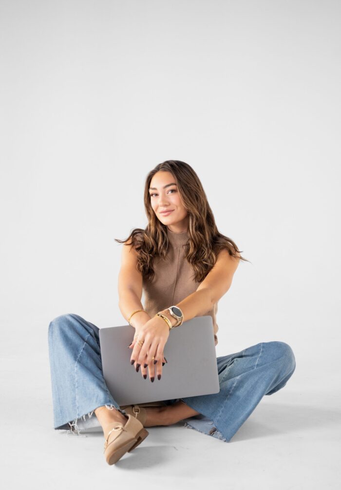 mariah-cina-sitting-laptop